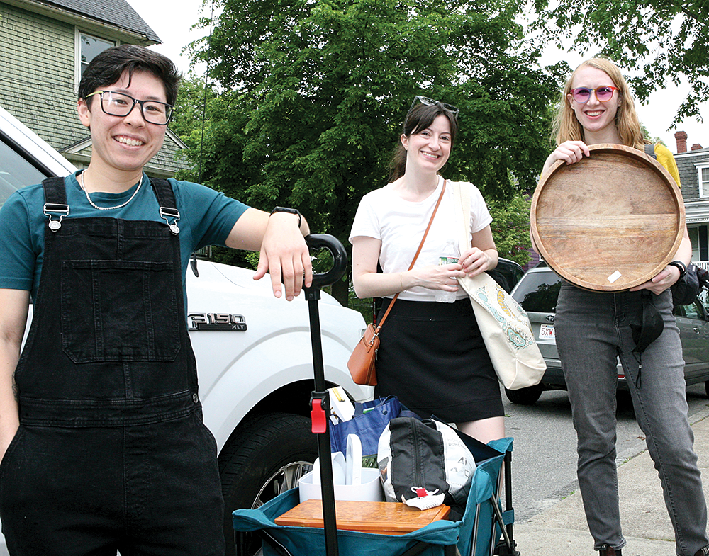 There were no shortages of bargains in the offerings for Alex Itasaka, Allie DeAngelis, and Rowan Walrath. Seth Daniel photo